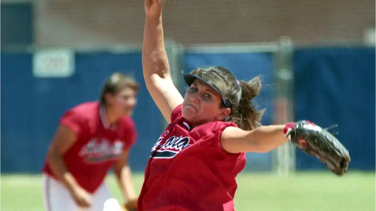 Former Arizona softball star pitcher Susie Parra to be inducted into Pac-12 Hall of Honor