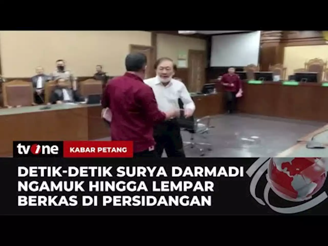 Detik-detik Surya Darmadi Marah dan Lempar Berkas di Ruang Sidang - tvOne