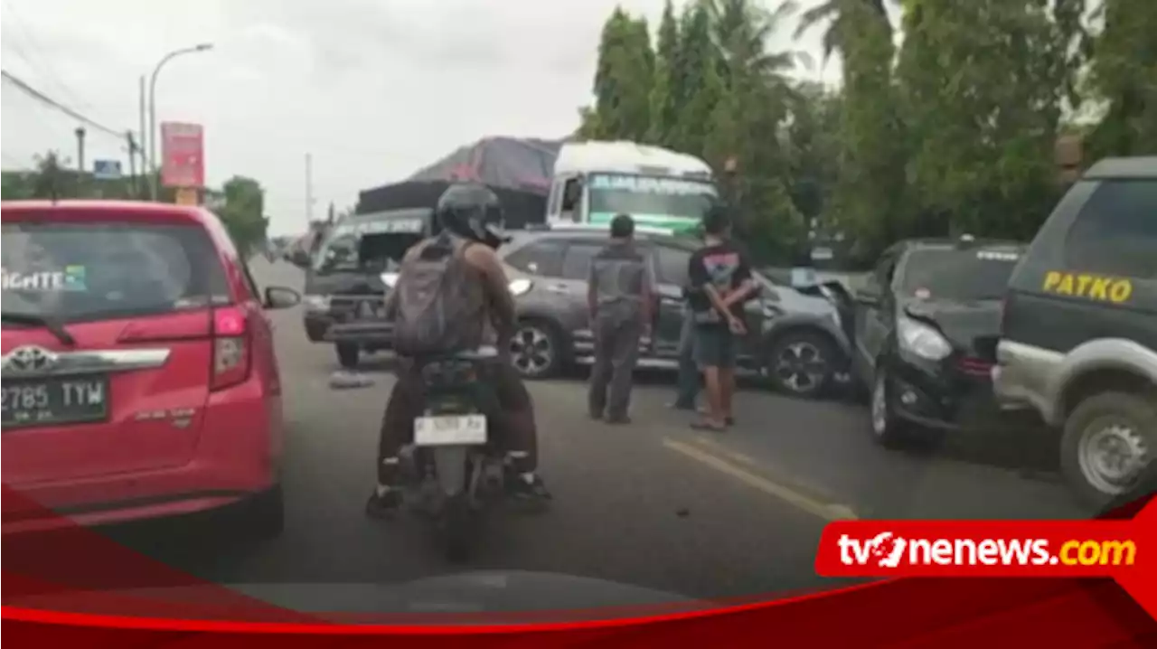 Kecelakaan Beruntun 6 Kendaraan saat Antre di Perlintasan Kereta Api Karanganyar Kebumen