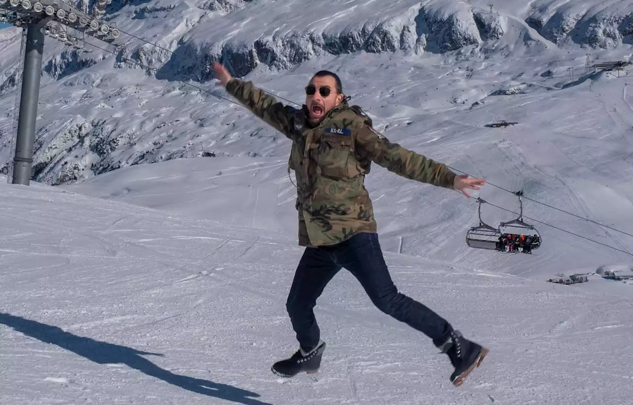 Michaël Youn et son « BDE » sèment le chaos sur les pistes du rire