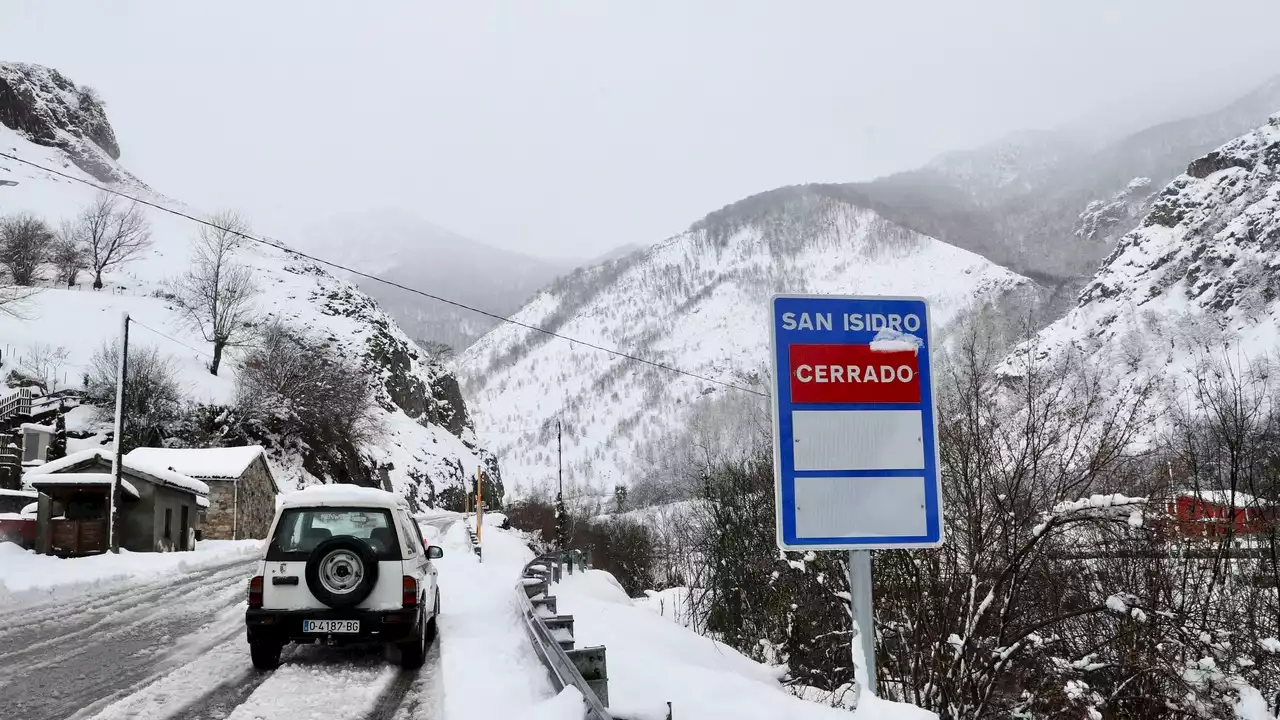 Los cortes en las carreteras de España por el temporal de nieve: 79 vías afectadas