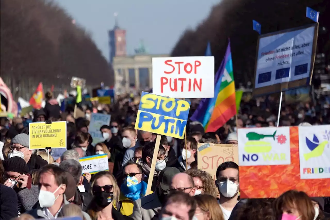 Ein Jahr Ukraine-Krieg: Tausende Menschen zu Demos in Berlin erwartet