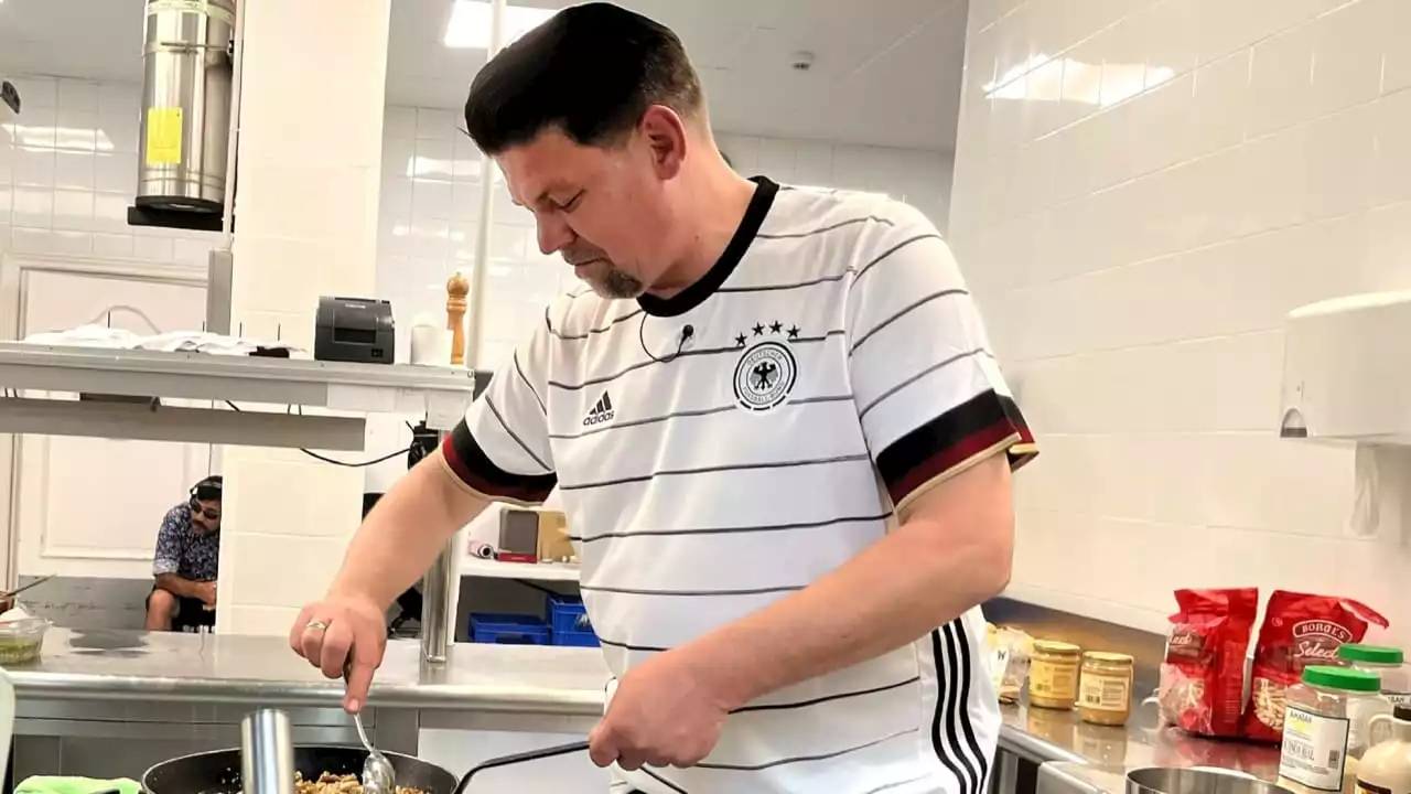 Kitchen Impossible beim DFB: Ansage von Tim Mälzer an Manuel Neuer