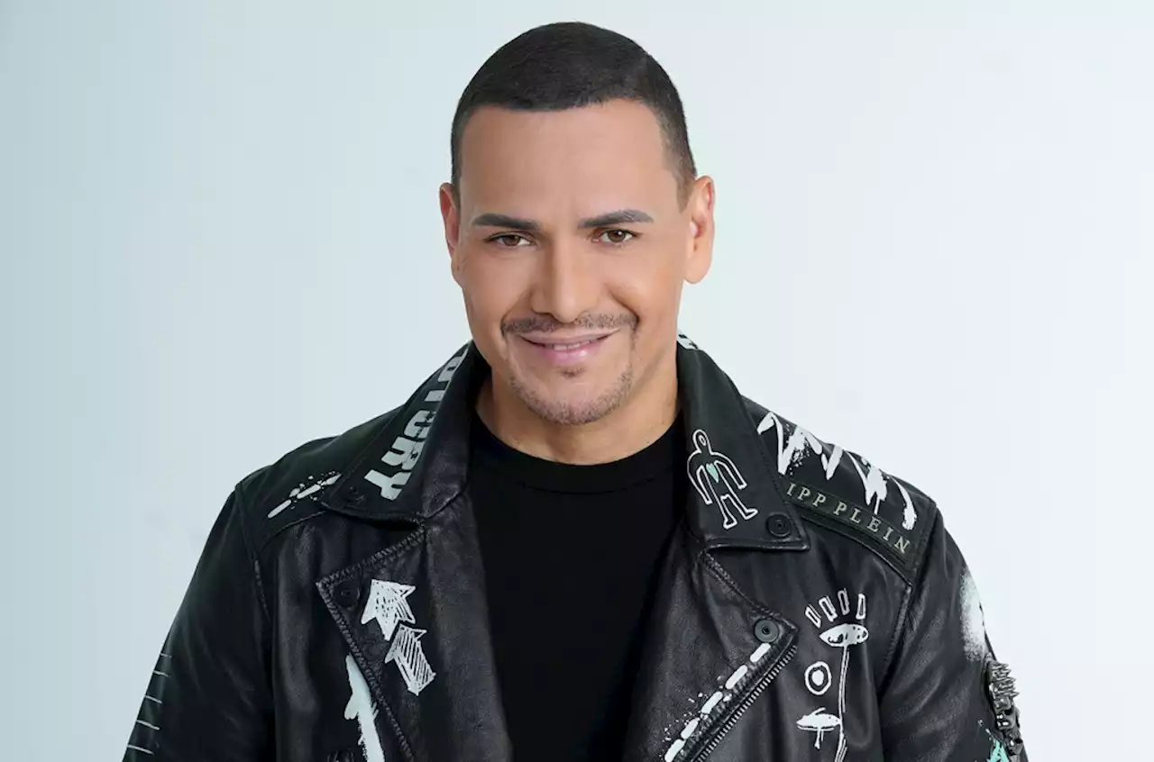 Victor Manuelle Honored With Lifetime Achievement Award at 2023 Premio Lo Nuestro