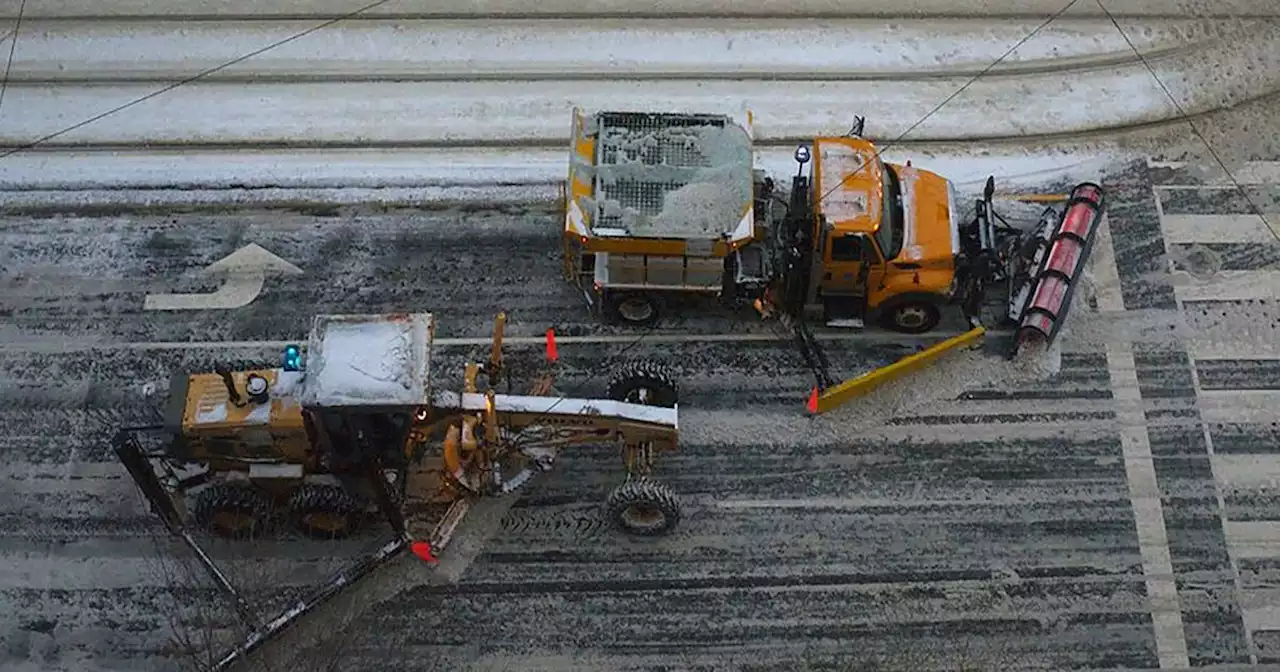 Toronto residents complain about lack of plowing hours after storm buries city