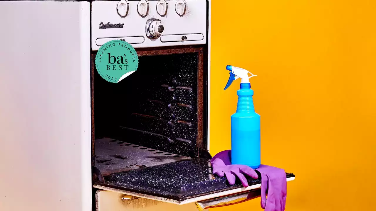 How to Clean Your Oven, Depending on How Much Time You Have