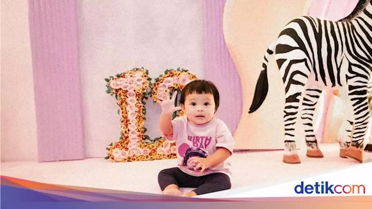 Ashanty dan KD Kompak Kasih Ameena Kado Logam Mulia Total 150 gram