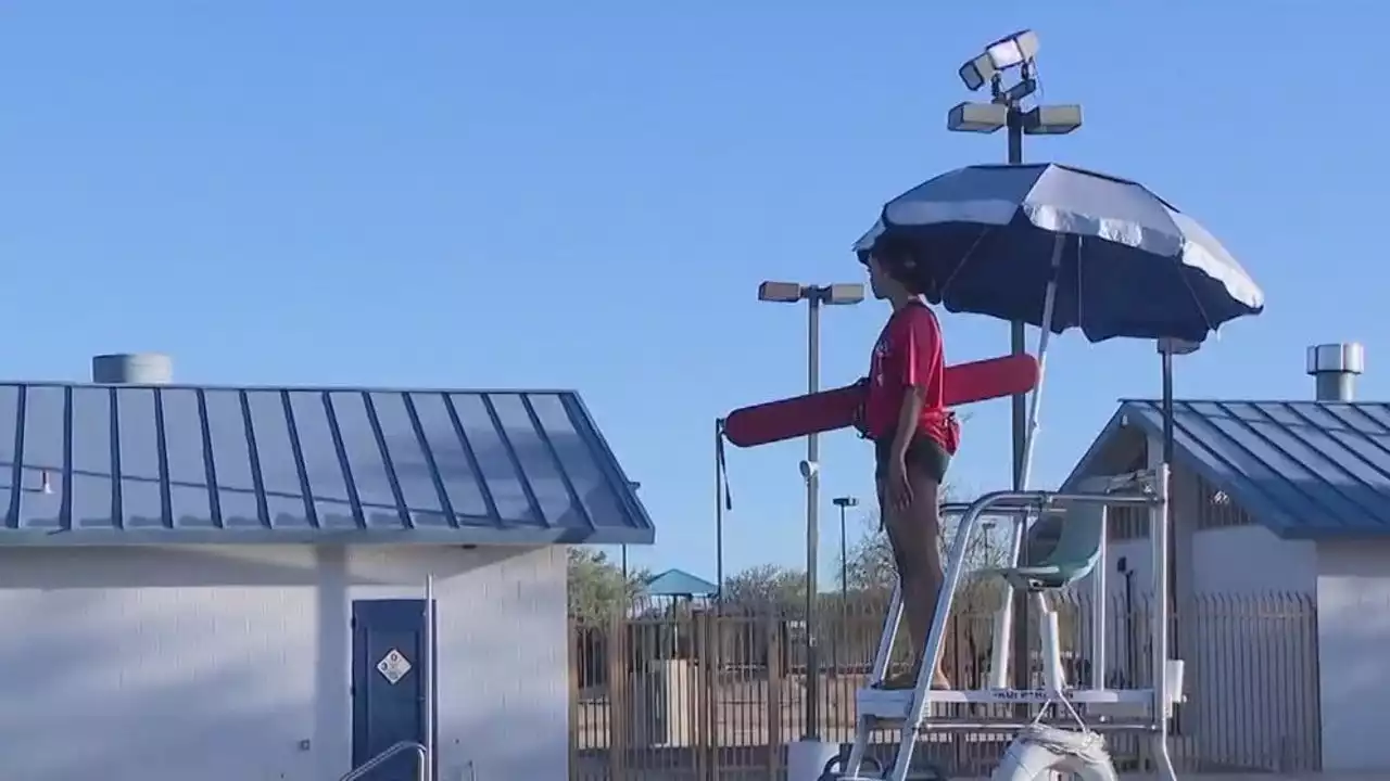 Phoenix offers $3K incentive for lifeguards ahead of 2023 summer season