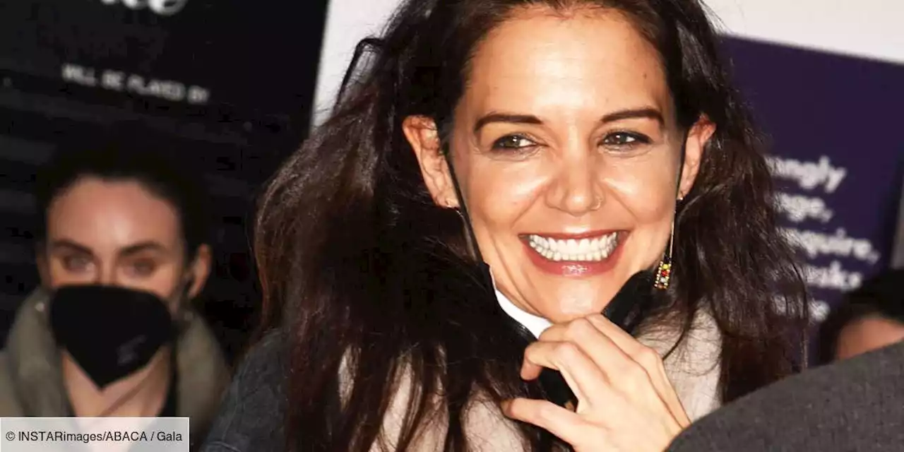 PHOTO – Katie Holmes adopte la tendance denim la plus stylée du printemps 2023 - Gala