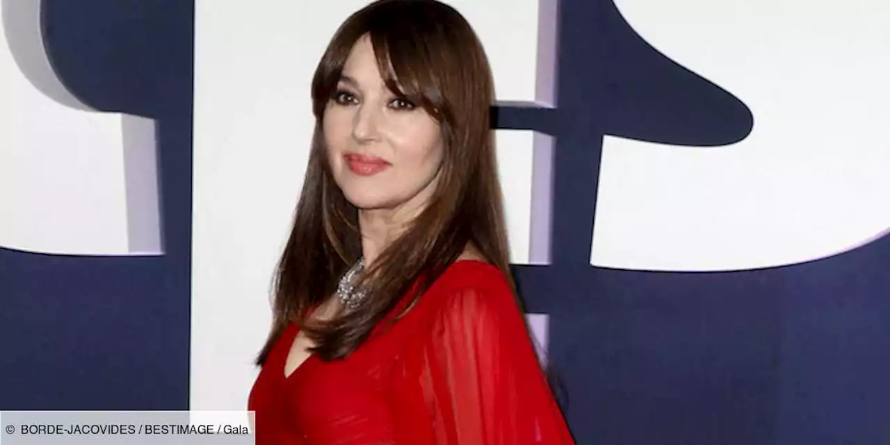 PHOTOS – César 2023 : Monica Bellucci femme fatale par excellence dans une robe rouge incendiaire - Gala