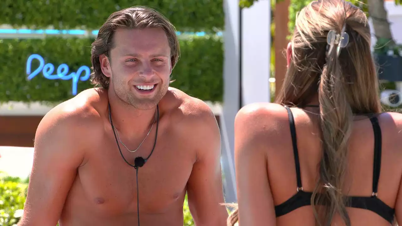 It Looks Like Someone’s Head Is Definitely Turning In Tonight’s Love Island