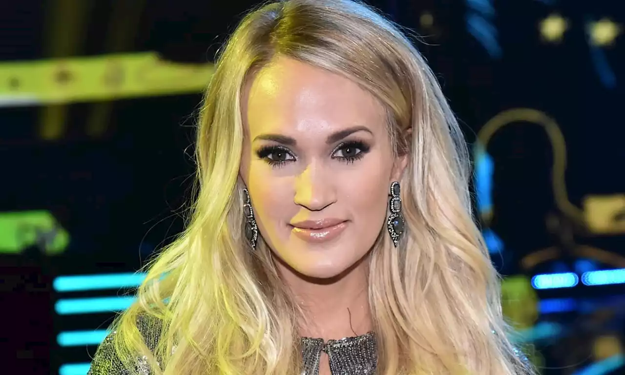 Carrie Underwood's seriously squeaky PVC pants spark mass reaction