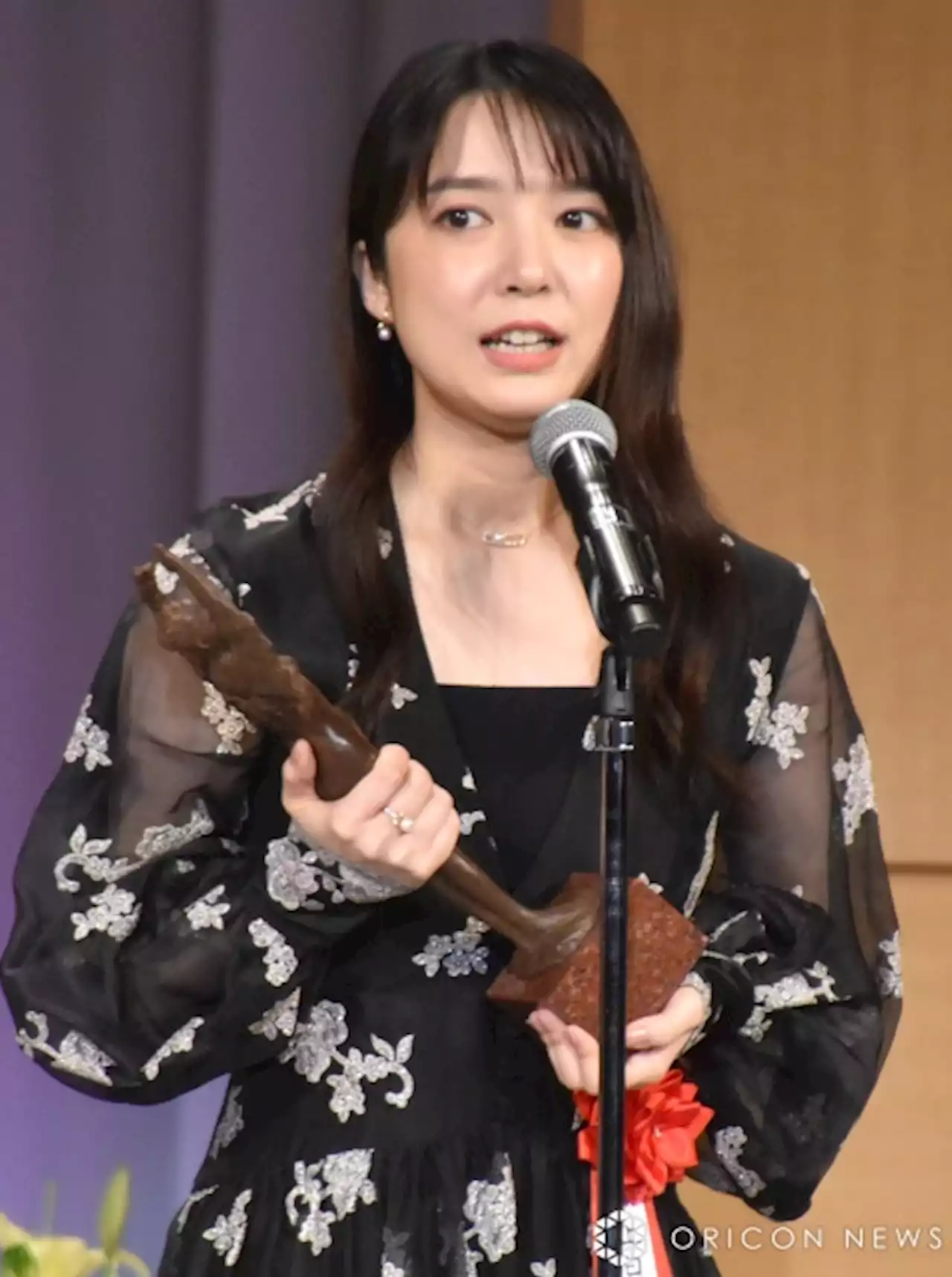 【読売演劇大賞】上白石萌音、史上最年少で最優秀女優賞「一つひとつの出会いに心から感謝」 - トピックス｜Infoseekニュース