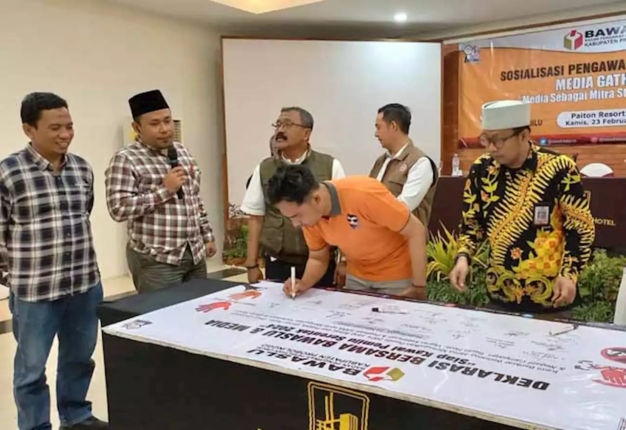 Bawaslu Ajak Wartawan di Probolinggo Ikut Awasi Pesta Demokrasi 2024