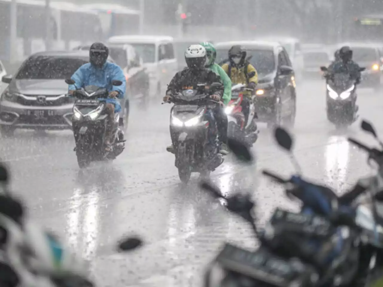 BMKG Prakirakan Sebagian Besar Kota Besar di Indonesia Diguyur Hujan