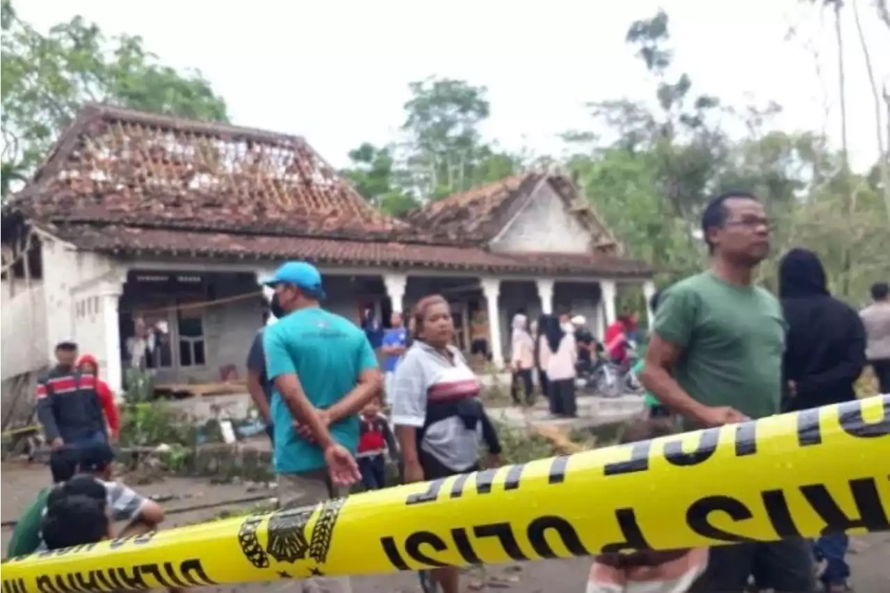 Polres Blitar Dalami Sumber Bubuk Mesiu dari Ledakan Rumah di Blitar