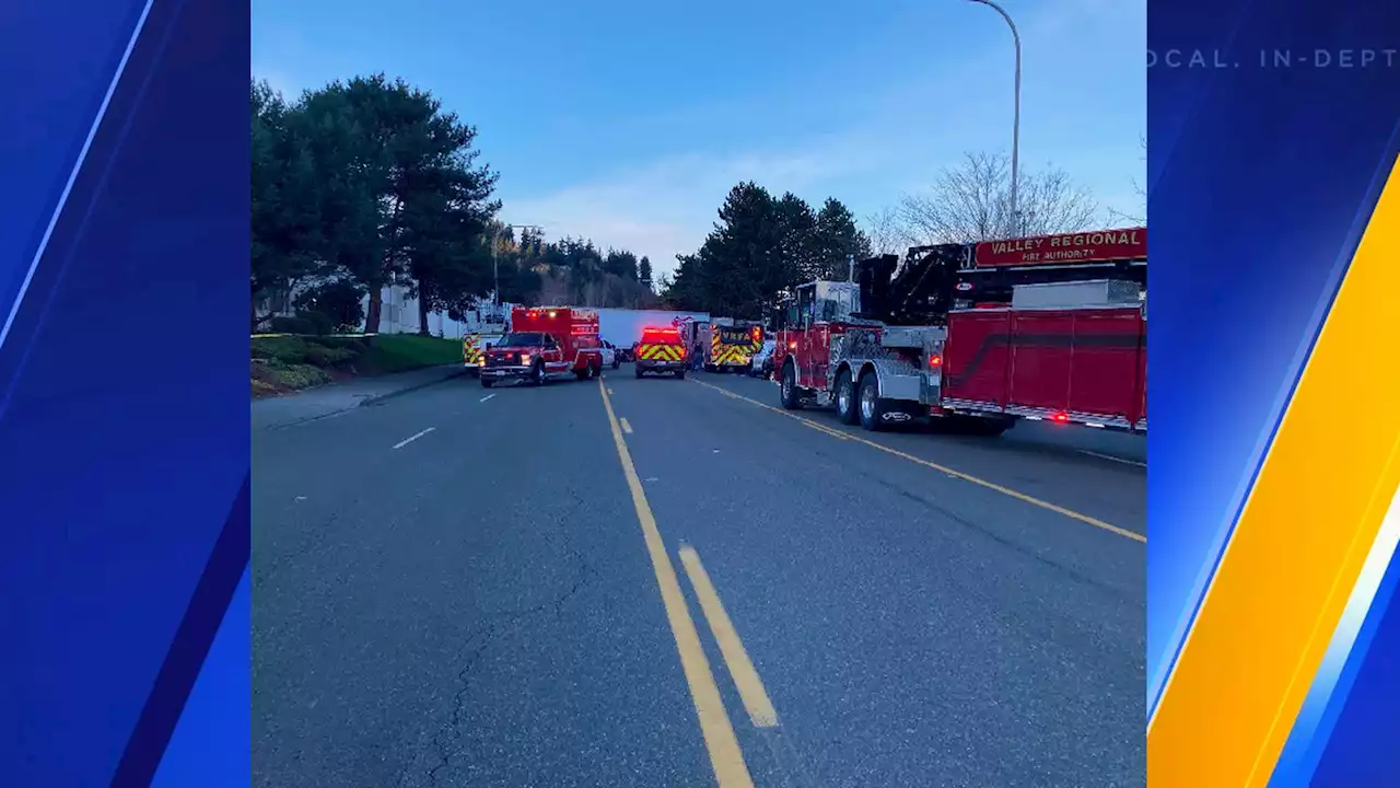 1 dead after crash involving semi-truck in Auburn