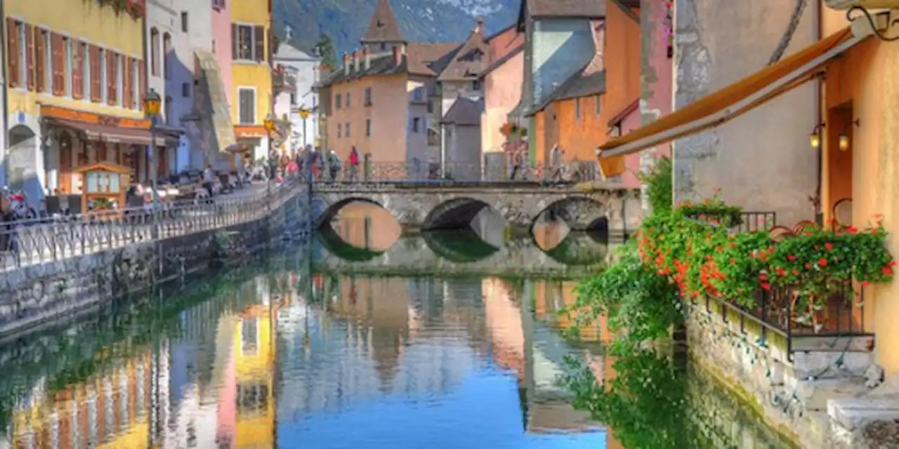 Pour contrer Airbnb ou Booking, Annecy met en place des quotas de meublés de tourisme