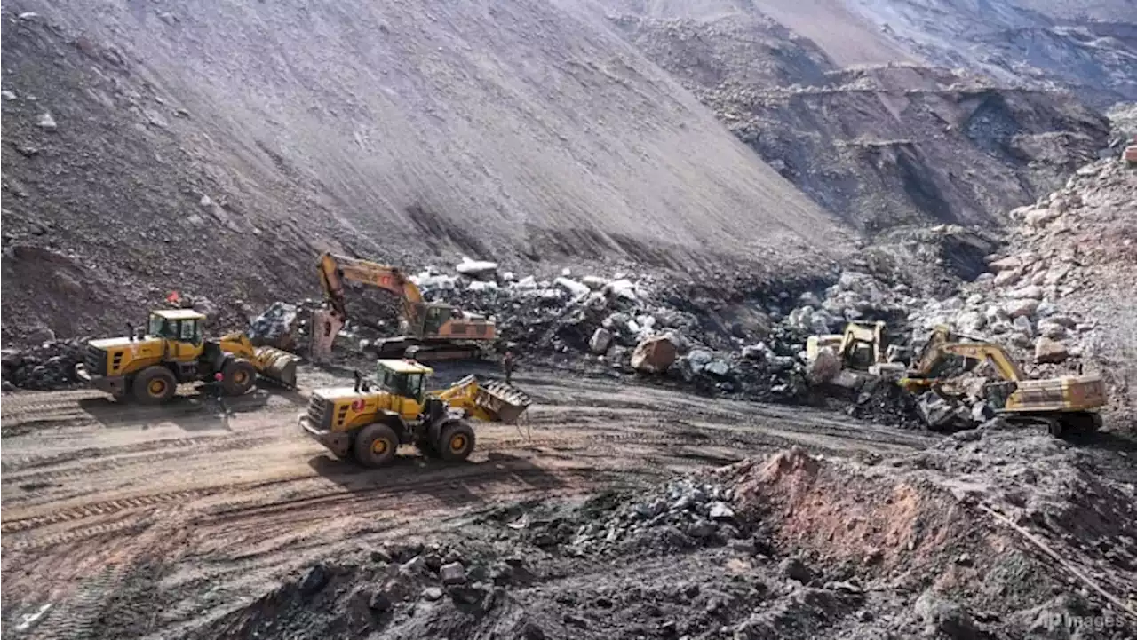 Six dead, dozens still missing after China mine collapse