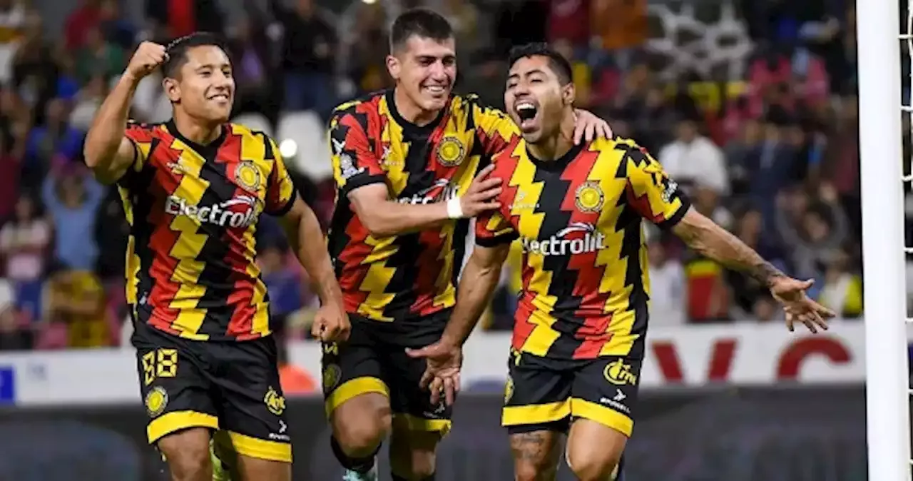 Resumen del partido Leones Negros vs Club Atlético La Paz (3-2). GOLES