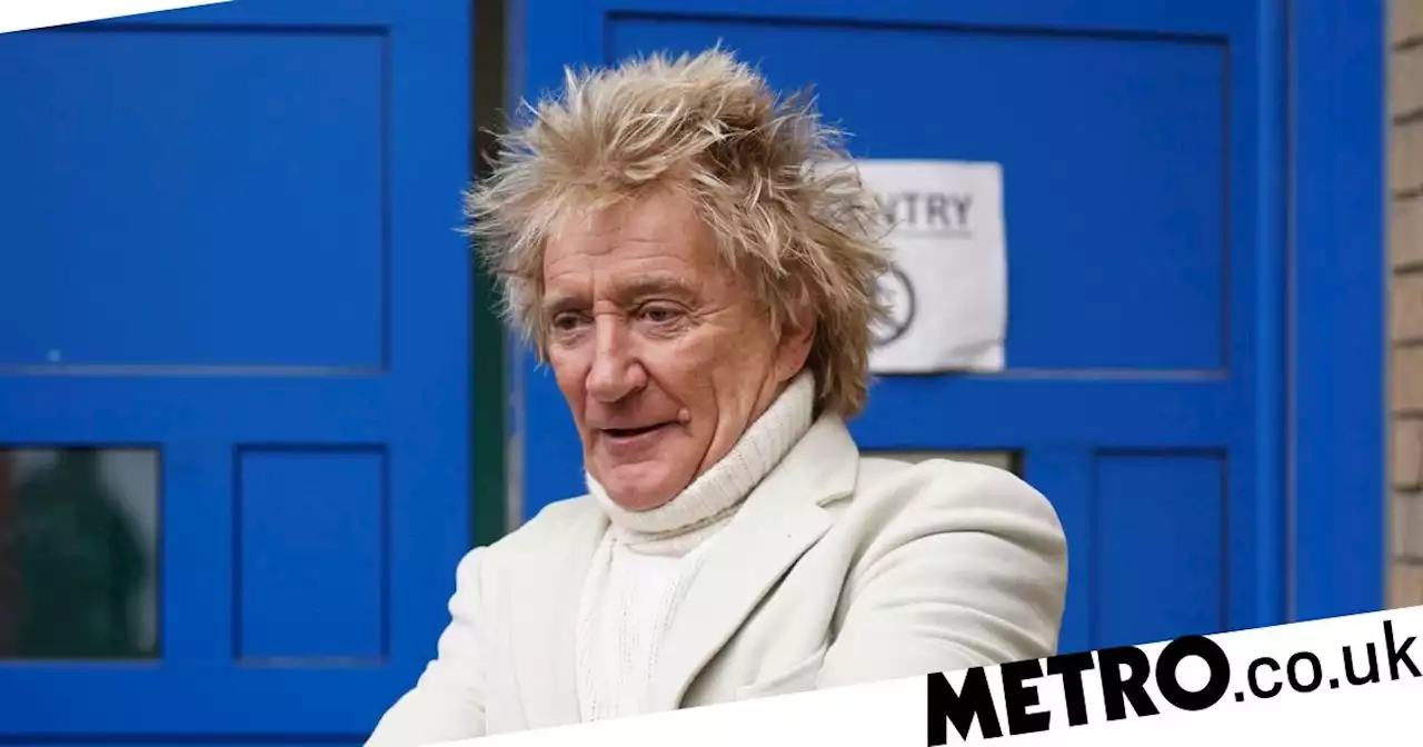 Sir Rod Stewart visits hospital where he offered to pay for scans amid NHS wait