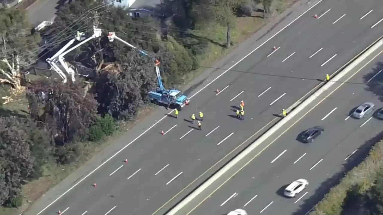 Lanes on Highway 101 in Menlo Park Close for PG&E Repair Work