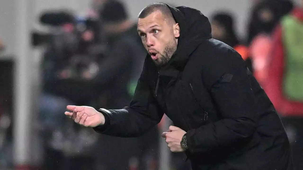 Heitinga verwacht dat Ajax seizoen succesvol kan afsluiten: 'Zie een stijgende lijn'