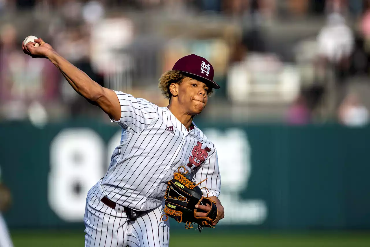 Mississippi State’s Jurrangelo Cijntje goes viral for ambidextrous pitching