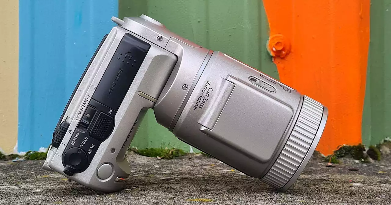 Sony's Cyber-Shot F505 Remains a Clever Camera 24 Years Later