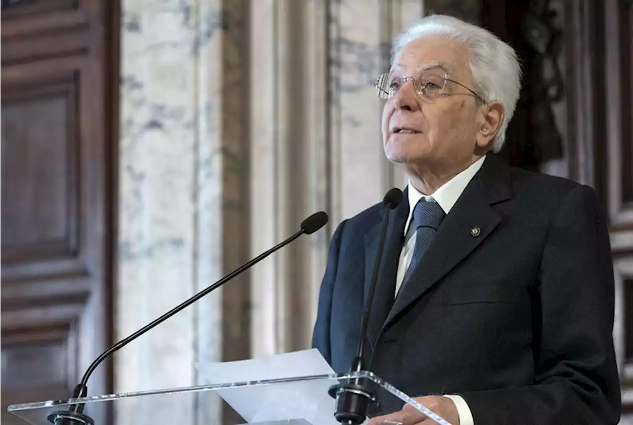 Mattarella promulga il Milleproroghe con riserva su balneari