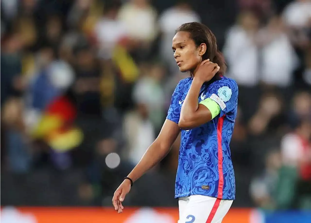 Soccer-France captain Renard will not play at World Cup to 'preserve mental health'