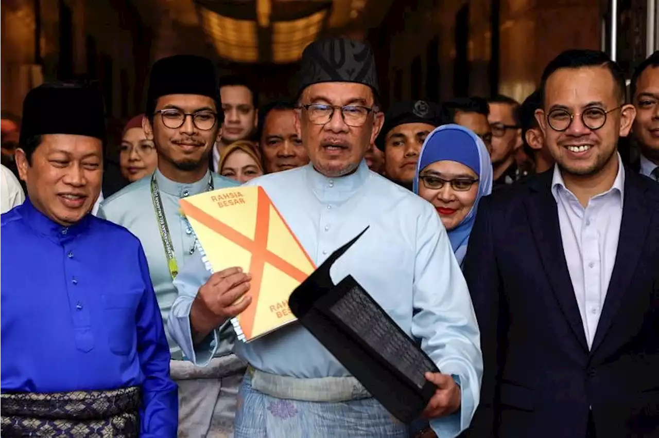 Malaysian PM Anwar expands Budget 2023 ahead of crucial state polls