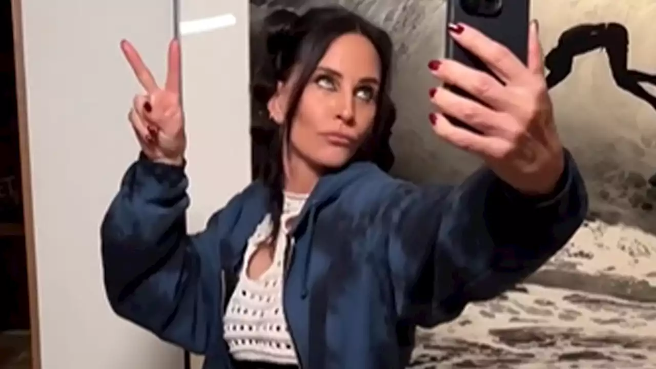 Courteney Cox Transforms Into a 'Gen Z Girl' In Hilarious Makeover Video