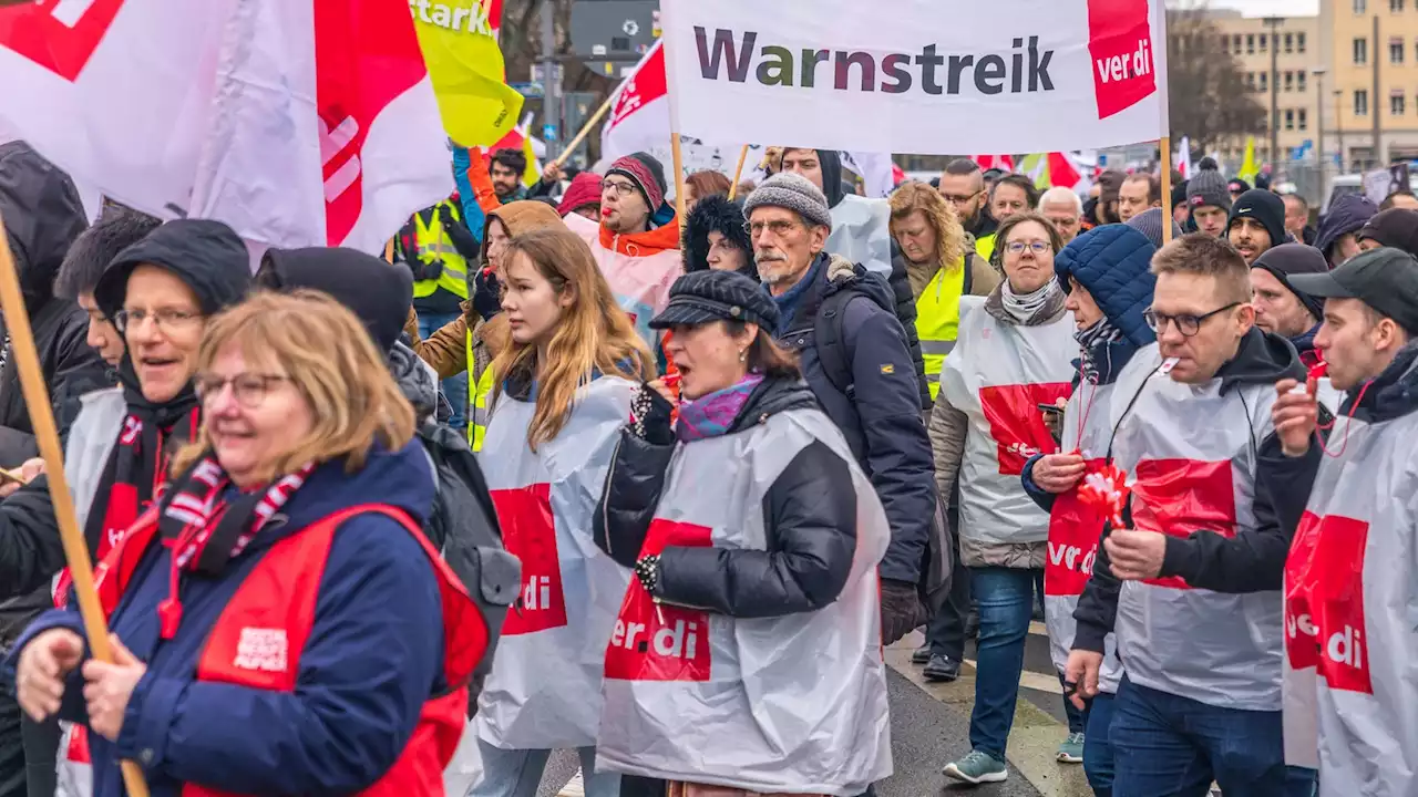 ÖPNV, Flughäfen, Kitas: Warnstreiks im öffentlichen Dienst am Montag