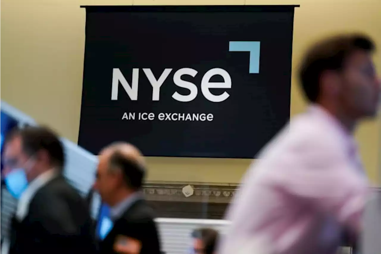 Global stocks mixed after Wall St breaks losing streak