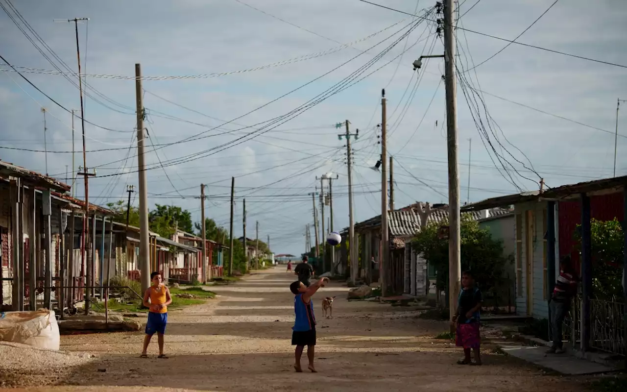 Guardia Costera de EU devuelve a 67 balseros a Cuba