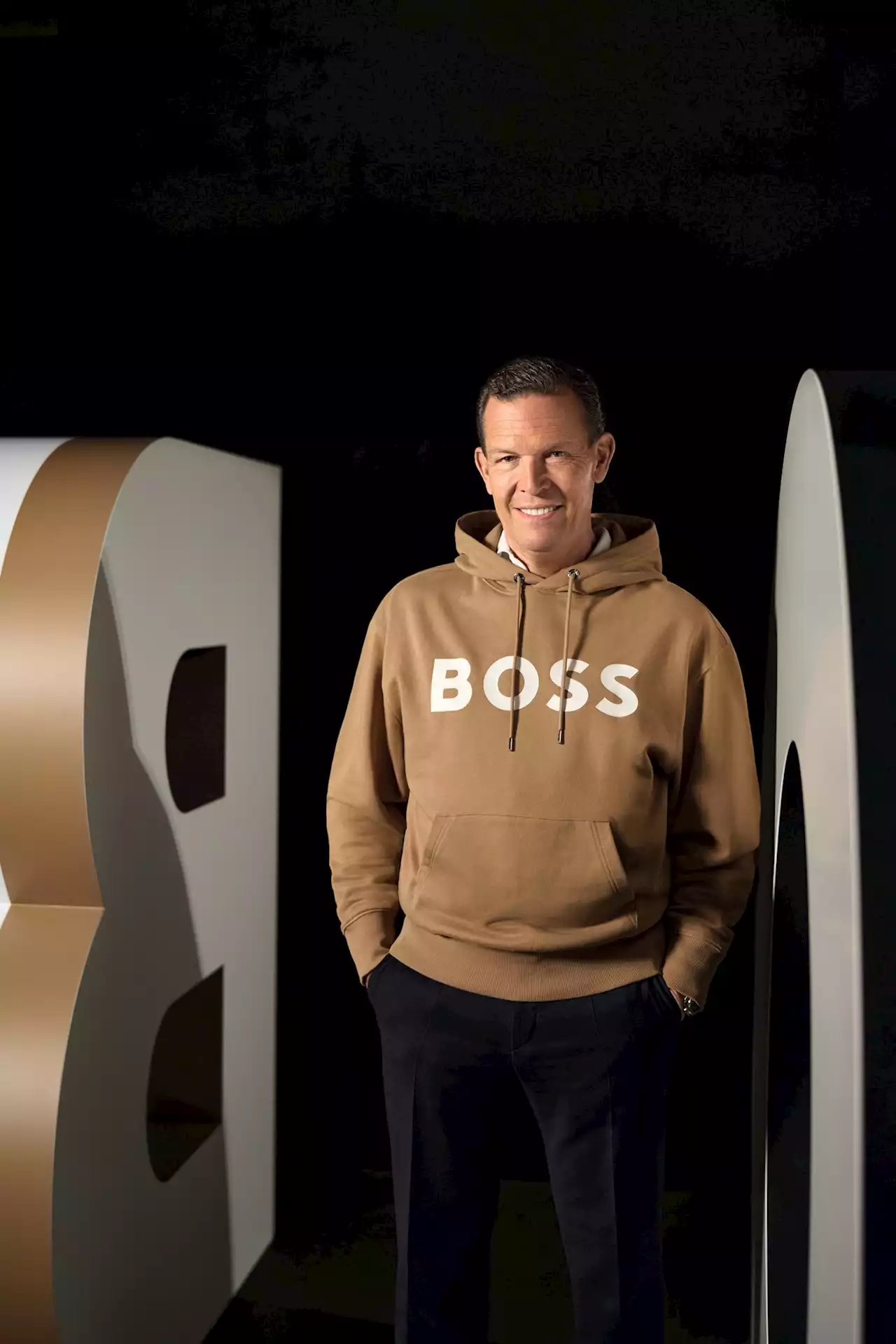 Hoodies statt Business-Anzüge – Ein Schweizer macht Boss wieder gross