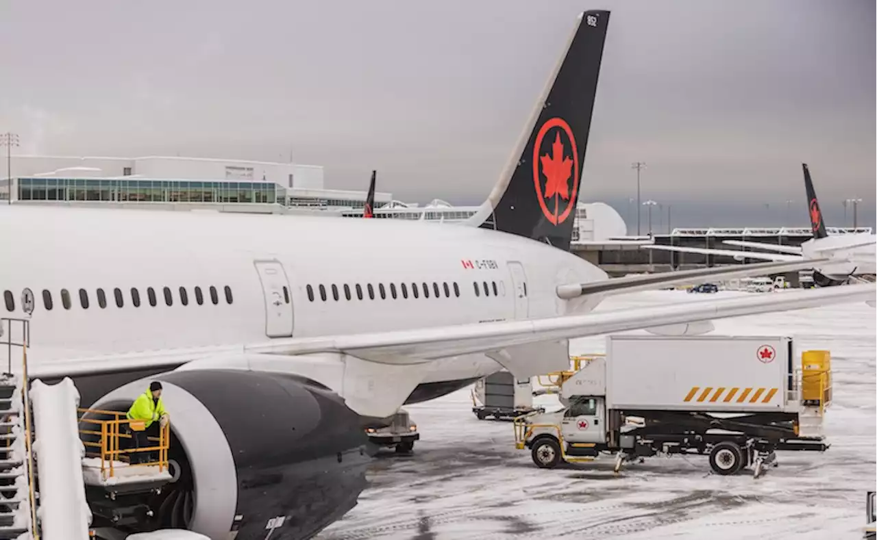 Everything Metro Vancouver travellers need to know about flying during the winter storm