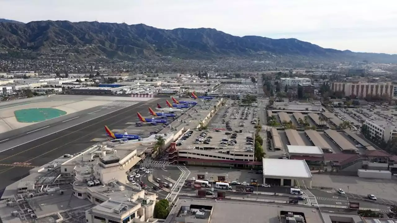 Close call between two planes on runway at Burbank Airport under investigation | CNN