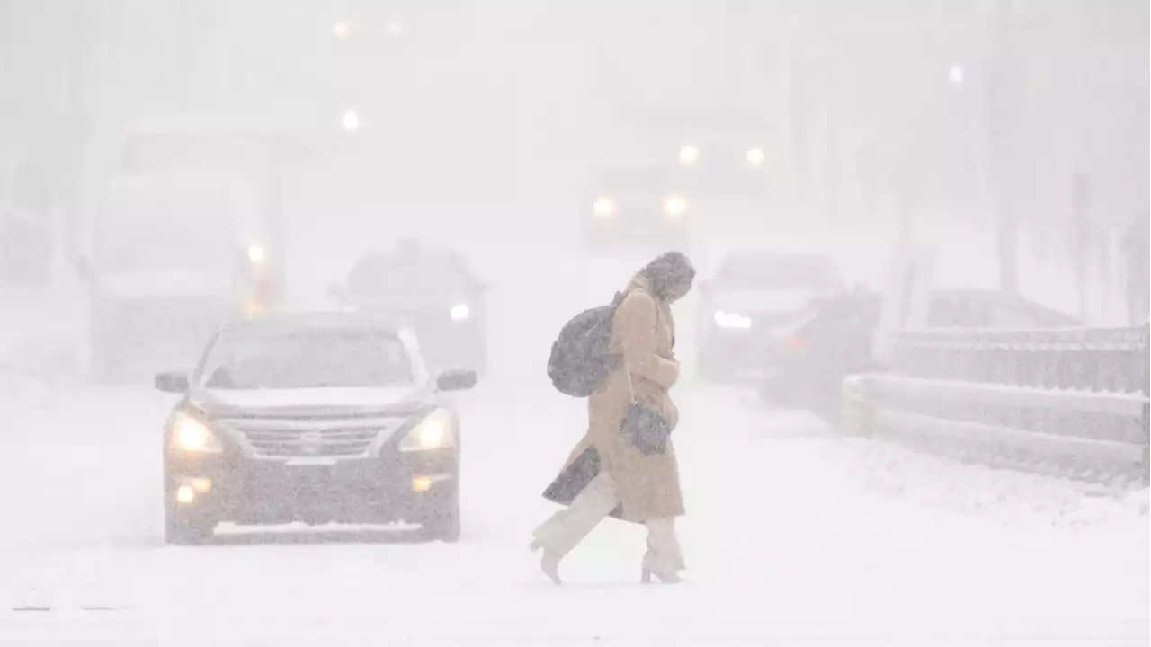 Snowfall in B.C., extreme cold warnings in several provinces: What to expect heading into the weekend