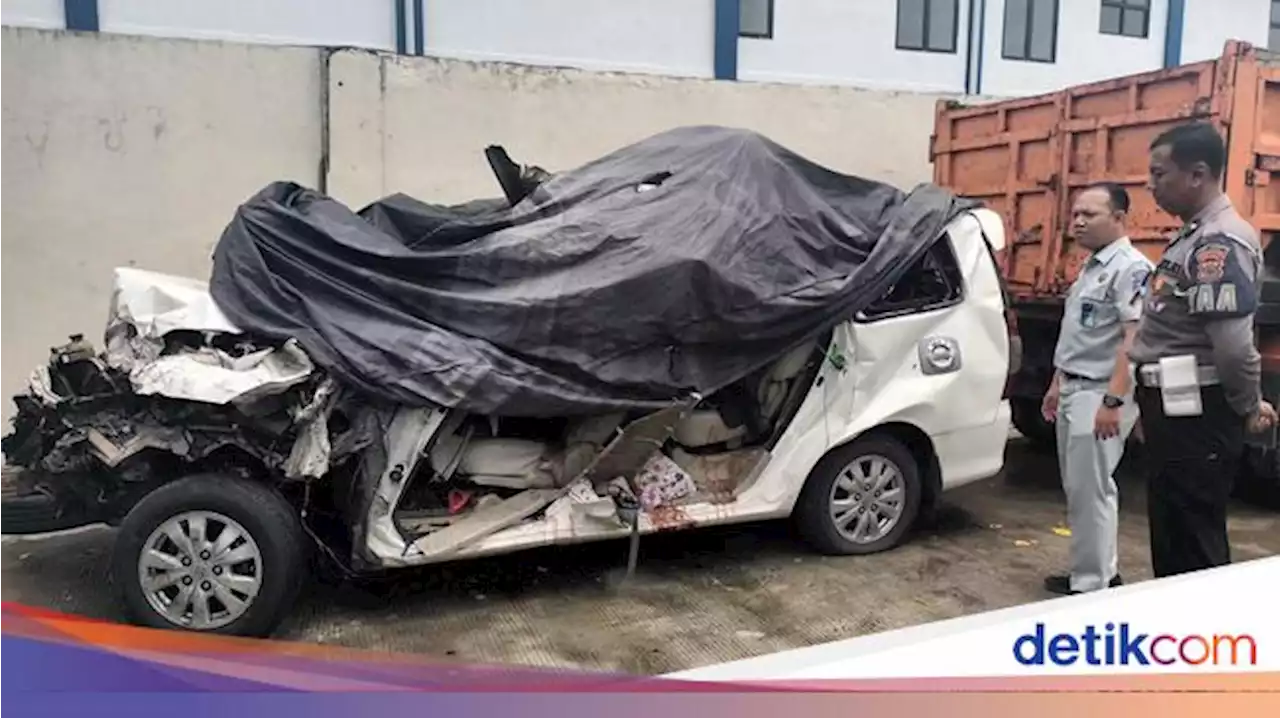 Ini Identitas 9 Korban Kecelakaan Mobil Vs Tronton di Tol Karanganyar