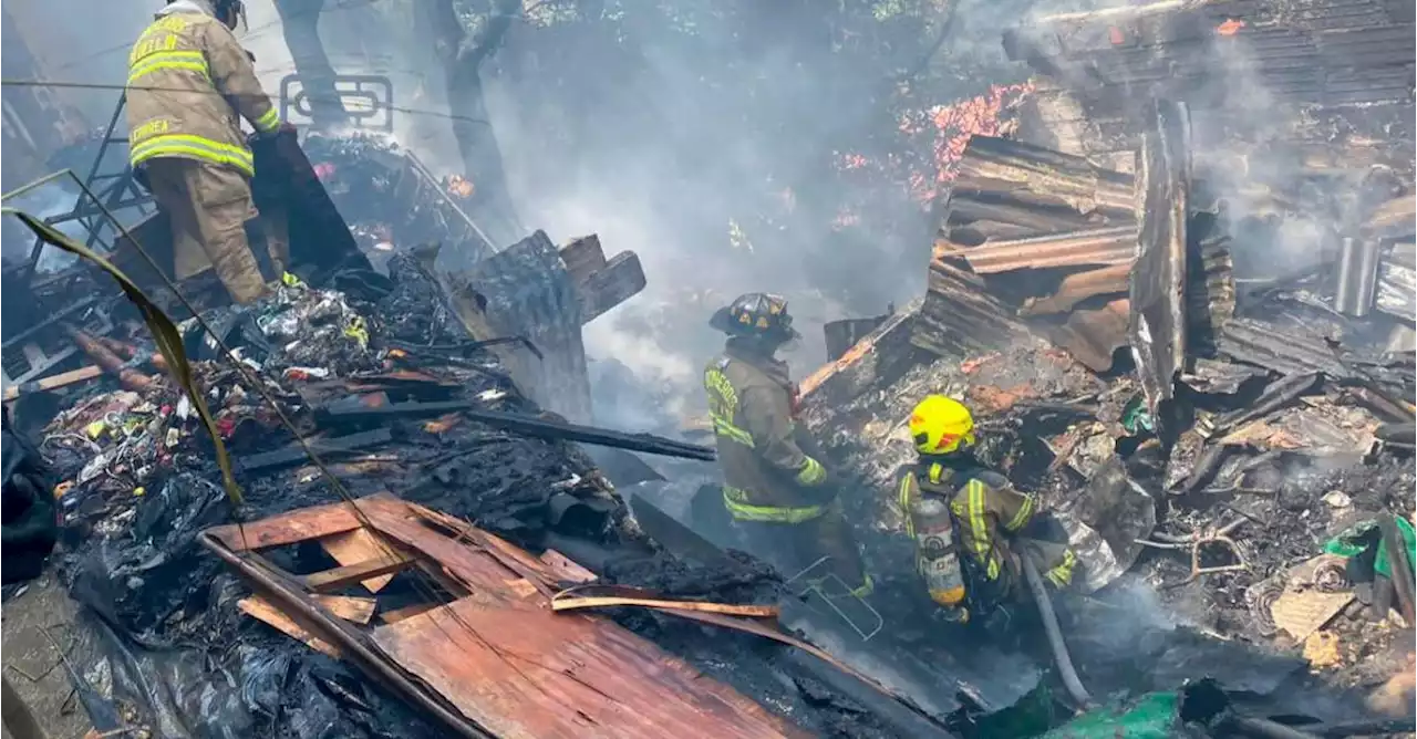 Tres casas afectadas y con recomendación de evacuación definitiva dejó incendio en el barrio Moscú