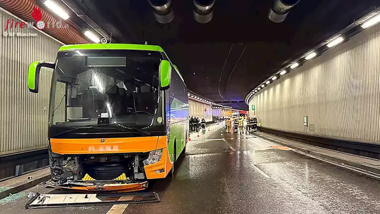 Bayern: Bus kollidiert mit Fahrbahntrennung im Brudermühltunnel in München