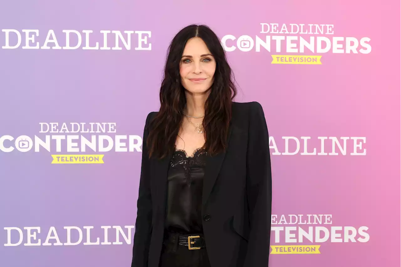 'Friends' star Courteney Cox shows off fit figure as a 'Gen Z girl'