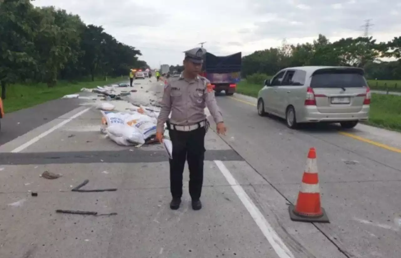 Kecelakaan Bus vs Truk di Tol Cipali, Polisi Ungkap Identitas 5 Korban Tewas