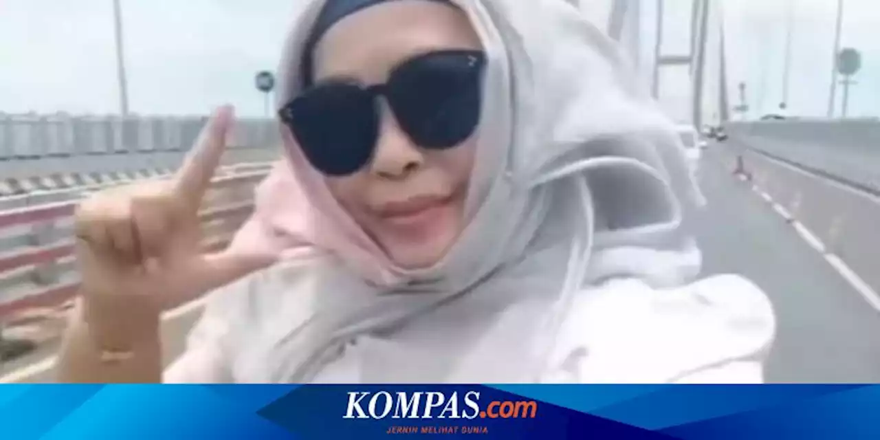 Tutik Sumanti, Emak-emak yang Nge-vlog di 'Sunroof' Mobil di Jembatan Suramadu Minta Maaf