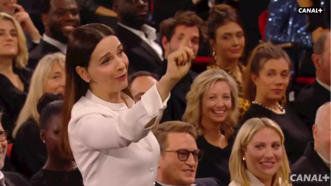 « Je m’y attendais pas » : Juliette Binoche perturbe le discours d’ouverture de Jamel Debbouze aux César