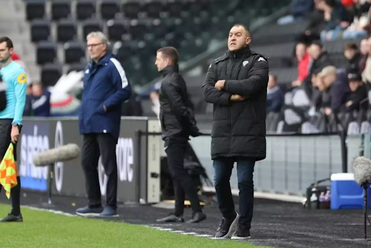 « Le plan B de la Ligue 2 doit être envisagé », reconnaît Bouhazama après la défaite d'Angers face à l'OL