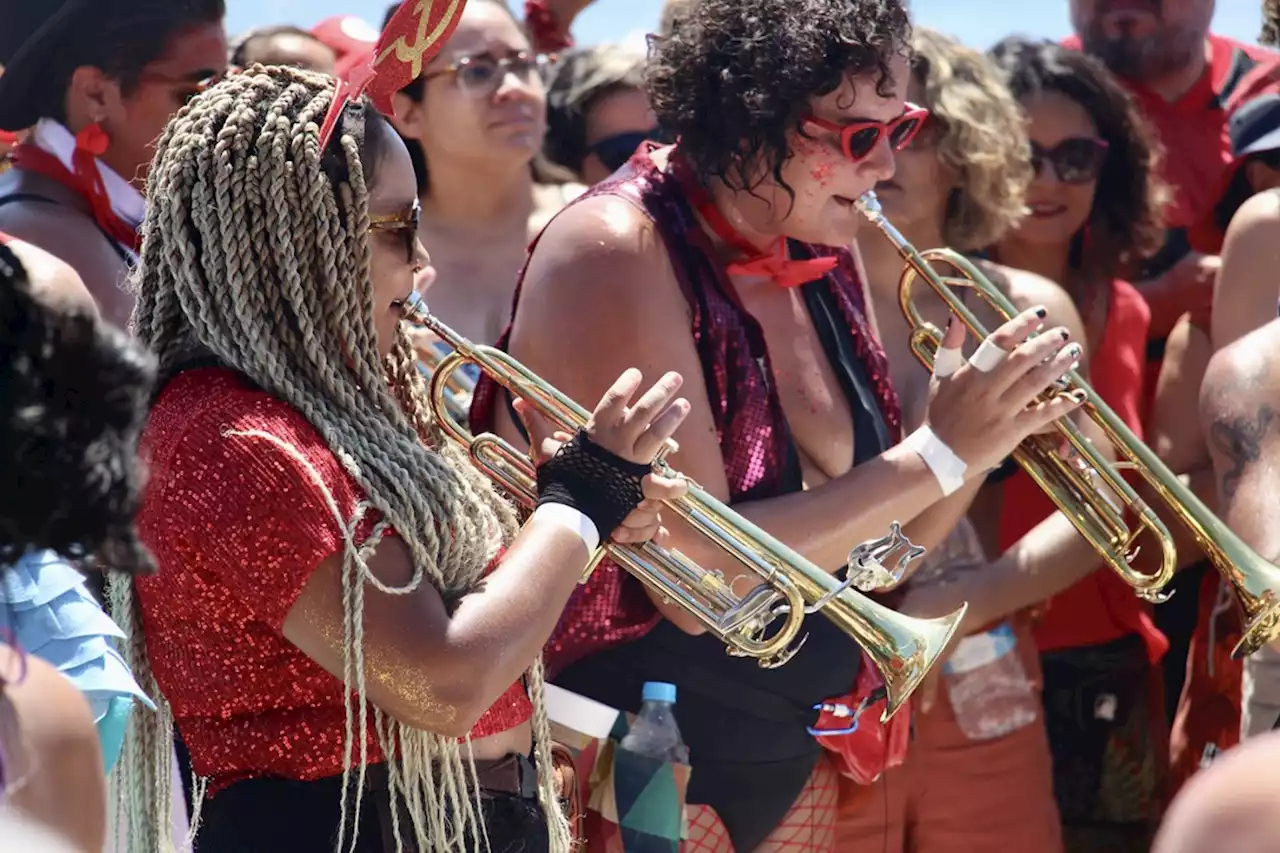 On était au carnaval de Rio avec un orchestre féministe