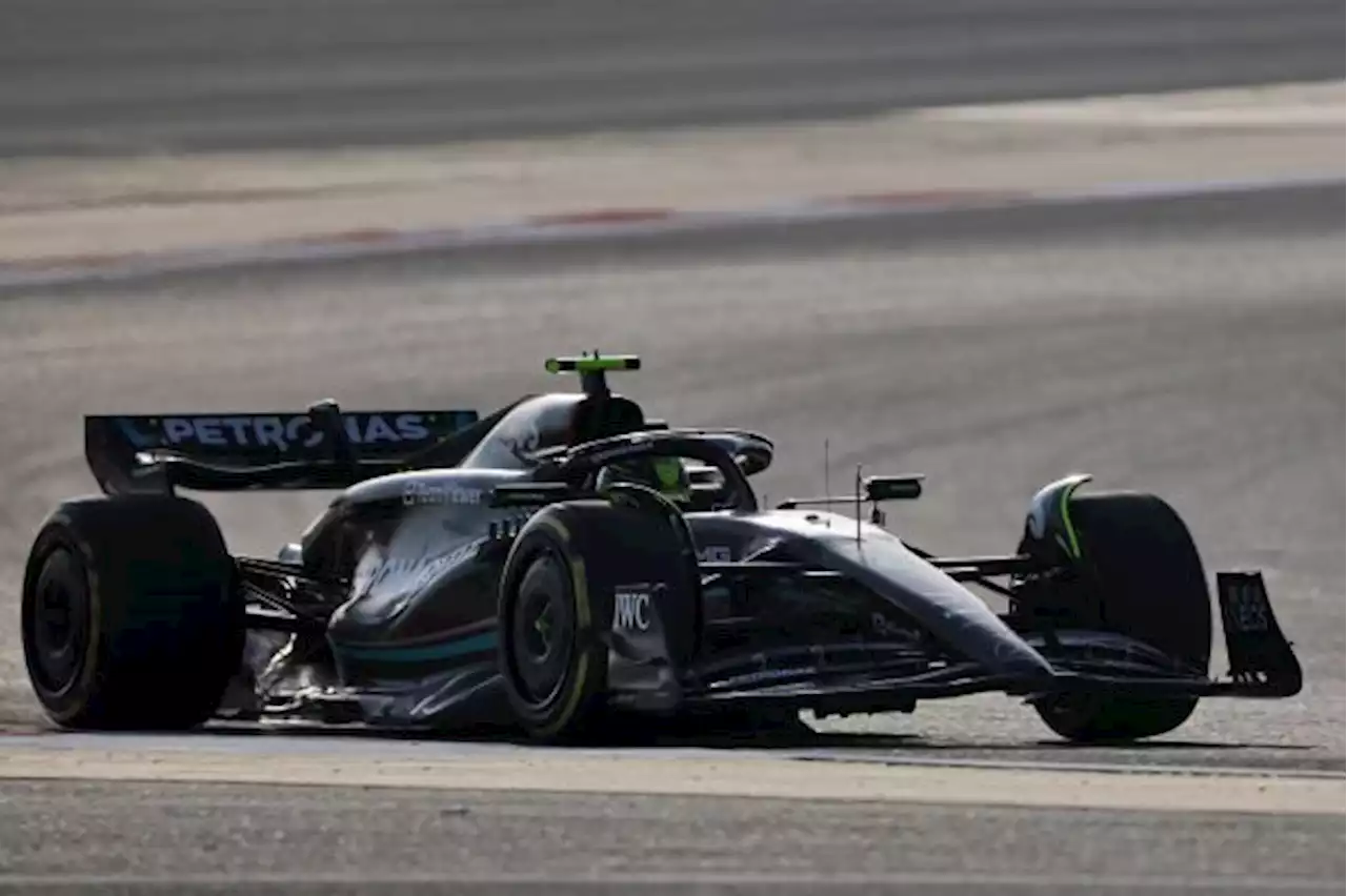 Lewis Hamilton Belum Puas Dengan Performa Mercedes